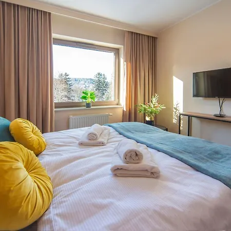 Trevilles - Stone Hill Z Basenem I Sklářská Poruba